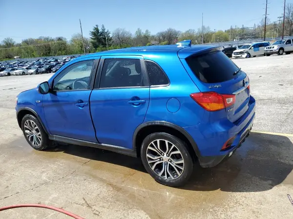 JA4AP3AU5JU024172 2018 MITSUBISHI OUTLANDER - Image 2