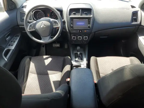 JA4AP3AU5JU024172 2018 MITSUBISHI OUTLANDER - Image 8