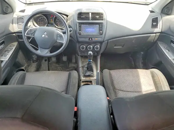 JA4AP3AU5JU024253 2018 MITSUBISHI OUTLANDER - Image 8