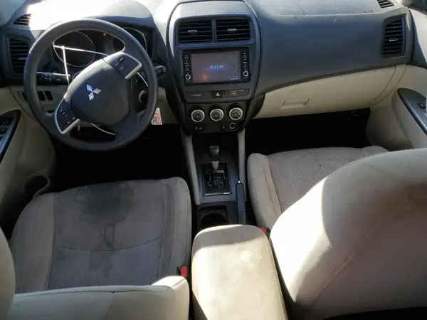 JA4AP3AU5JU025158 2018 MITSUBISHI OUTLANDER - Image 8