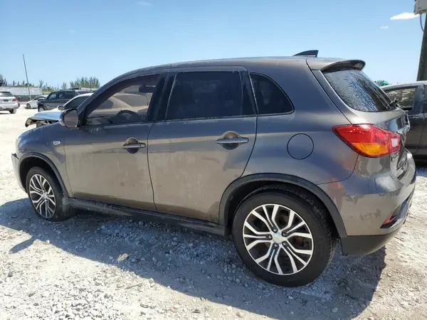 JA4AP3AU5JU026150 2018 MITSUBISHI OUTLANDER - Image 2