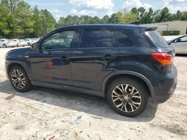 JA4AP3AU5JZ000795 2018 MITSUBISHI OUTLANDER - Image 2