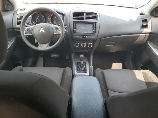 JA4AP3AU5JZ000795 2018 MITSUBISHI OUTLANDER - Image 8