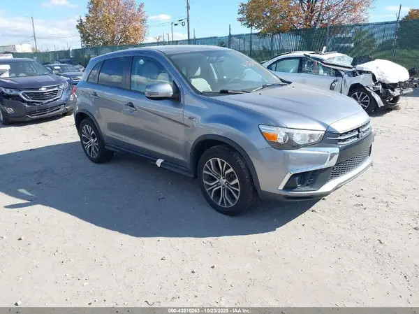 JA4AP3AU5JZ006743 2018 MITSUBISHI OUTLANDER - Image 1
