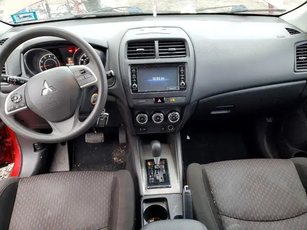 JA4AP3AU5JZ007374 2018 MITSUBISHI OUTLANDER - Image 8