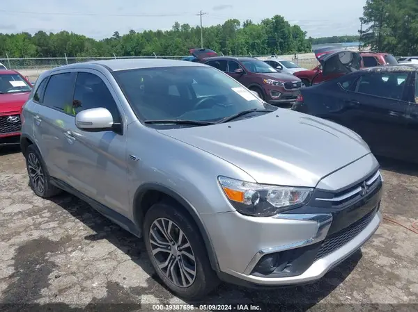 JA4AP3AU5JZ008170 2018 MITSUBISHI OUTLANDER - Image 1