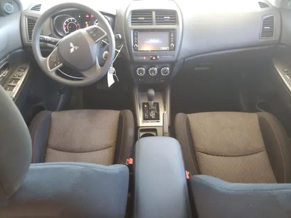 JA4AP3AU5JZ011425 2018 MITSUBISHI OUTLANDER - Image 8