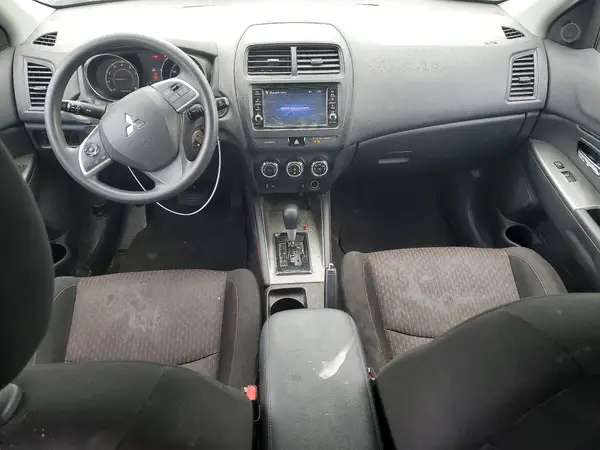 JA4AP3AU5JZ017984 2018 MITSUBISHI OUTLANDER - Image 8