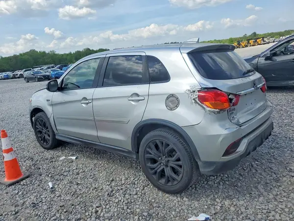 JA4AP3AU5JZ021453 2018 MITSUBISHI OUTLANDER - Image 2