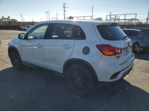 JA4AP3AU5JZ024238 2018 MITSUBISHI OUTLANDER - Image 2