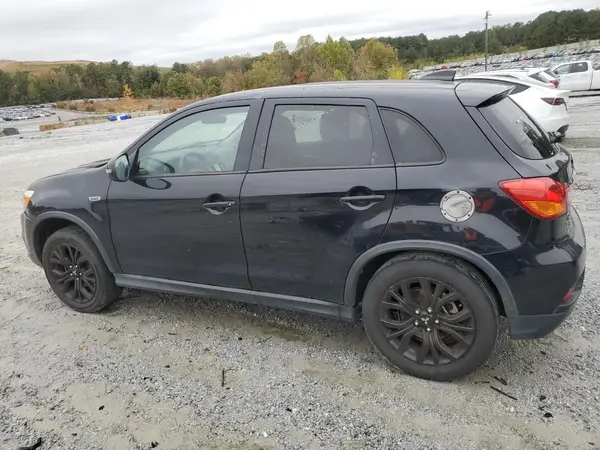JA4AP3AU5JZ024501 2018 MITSUBISHI OUTLANDER - Image 2
