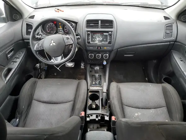 JA4AP3AU5JZ024501 2018 MITSUBISHI OUTLANDER - Image 8