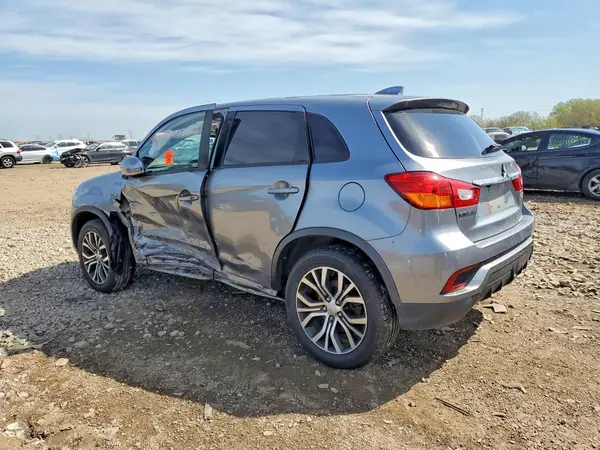 JA4AP3AU5JZ027768 2018 MITSUBISHI OUTLANDER - Image 2