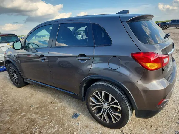 JA4AP3AU5KU005672 2019 MITSUBISHI OUTLANDER - Image 2