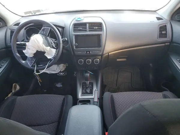 JA4AP3AU5KU008135 2019 MITSUBISHI OUTLANDER - Image 8