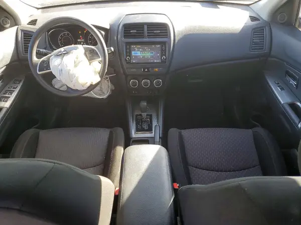 JA4AP3AU5KU008720 2019 MITSUBISHI OUTLANDER - Image 8