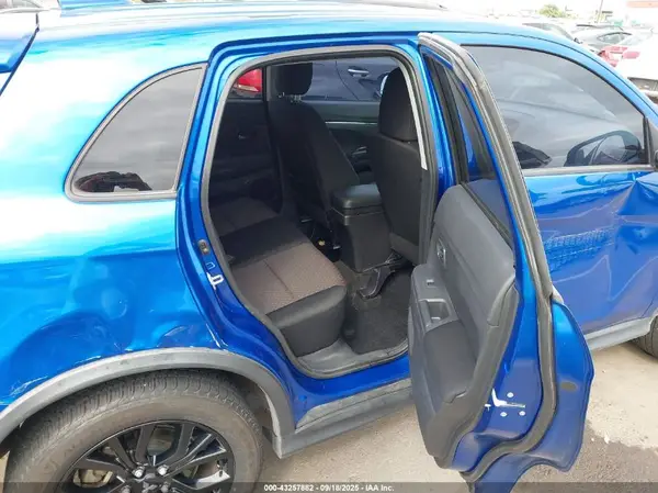 JA4AP3AU5KU016736 2019 MITSUBISHI OUTLANDER - Image 8