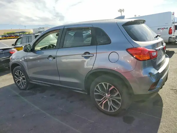 JA4AP3AU5KU017983 2019 MITSUBISHI OUTLANDER - Image 2