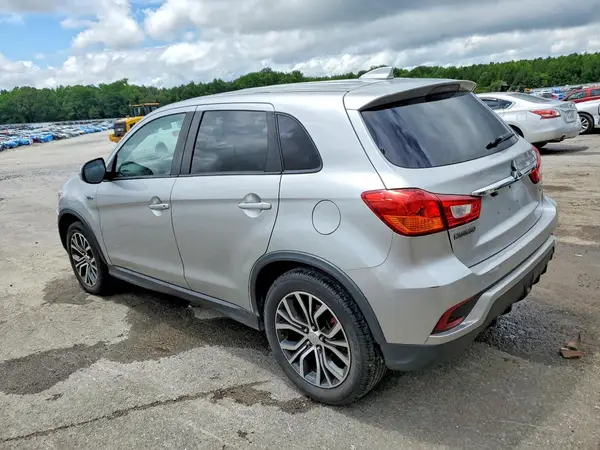 JA4AP3AU5KU018146 2019 MITSUBISHI OUTLANDER - Image 2
