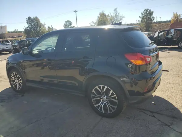 JA4AP3AU5KU024142 2019 MITSUBISHI OUTLANDER - Image 2