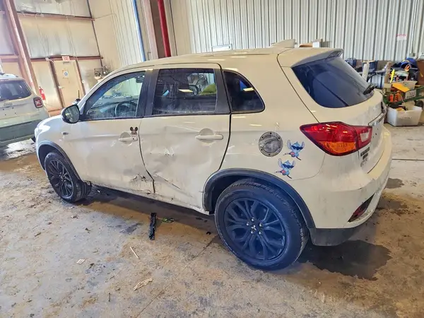 JA4AP3AU5KU025758 2019 MITSUBISHI OUTLANDER - Image 2