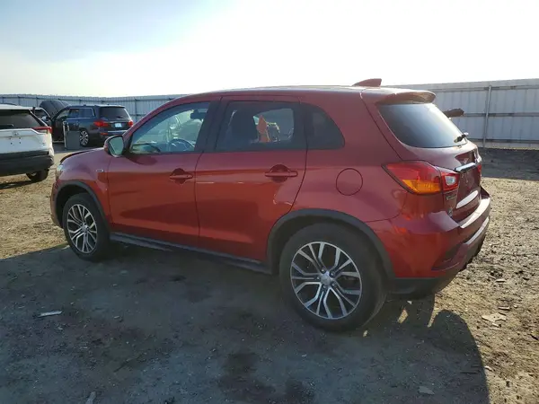 JA4AP3AU5KU026733 2019 MITSUBISHI OUTLANDER - Image 2