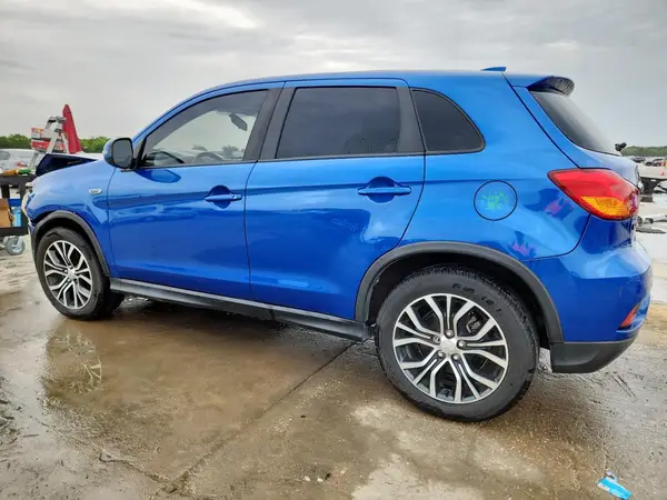 JA4AP3AU5KU028918 2019 MITSUBISHI OUTLANDER - Image 2