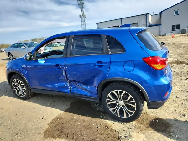 JA4AP3AU5KU033617 2019 MITSUBISHI OUTLANDER - Image 2