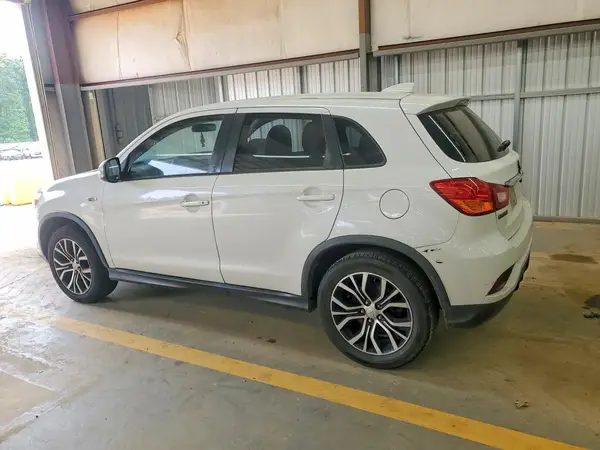 JA4AP3AU5KU033634 2019 MITSUBISHI OUTLANDER - Image 2