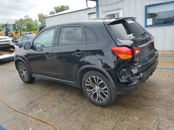 JA4AP3AU5KU033780 2019 MITSUBISHI OUTLANDER - Image 2
