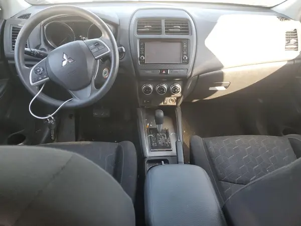 JA4AP3AU5LU007438 2020 MITSUBISHI OUTLANDER - Image 8