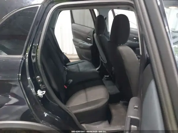JA4AP3AU5LU007536 2020 MITSUBISHI OUTLANDER - Image 8
