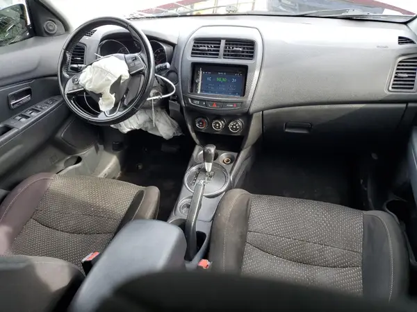 JA4AP3AU6GZ056172 2016 MITSUBISHI OUTLANDER - Image 8