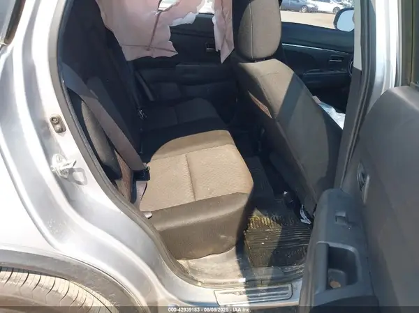JA4AP3AU6HZ002856 2017 MITSUBISHI OUTLANDER - Image 8