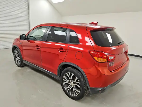 JA4AP3AU6HZ003652 2017 MITSUBISHI OUTLANDER - Image 2