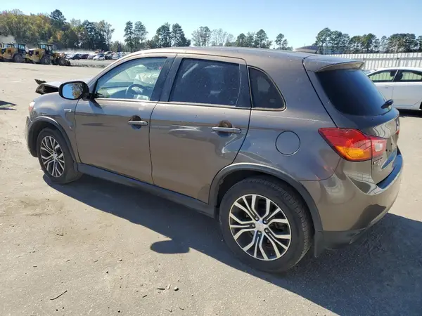 JA4AP3AU6HZ005692 2017 MITSUBISHI OUTLANDER - Image 2