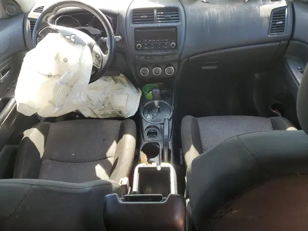 JA4AP3AU6HZ005692 2017 MITSUBISHI OUTLANDER - Image 8