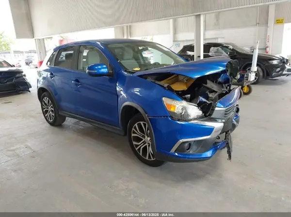 JA4AP3AU6HZ005708 2017 MITSUBISHI OUTLANDER - Image 1