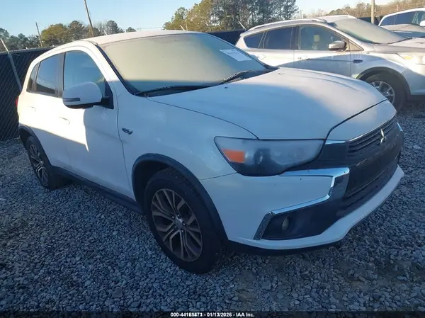 JA4AP3AU6HZ007636 2017 MITSUBISHI OUTLANDER - Image 1