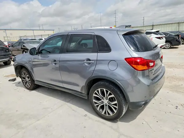 JA4AP3AU6HZ008561 2017 MITSUBISHI OUTLANDER - Image 2