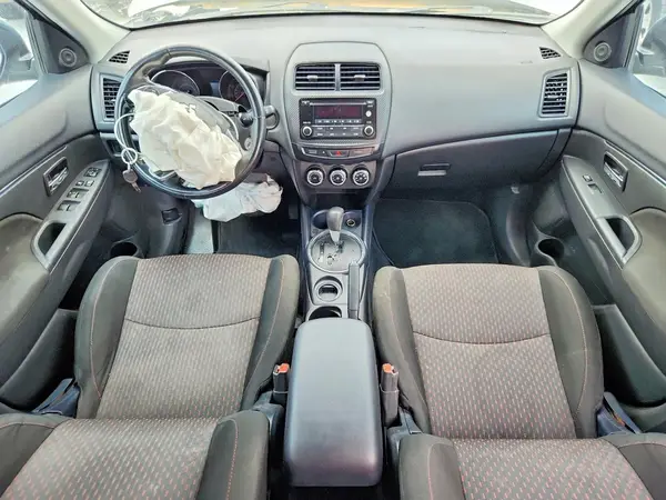 JA4AP3AU6HZ008561 2017 MITSUBISHI OUTLANDER - Image 8