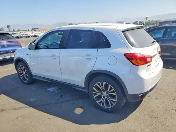 JA4AP3AU6HZ013002 2017 MITSUBISHI OUTLANDER - Image 2