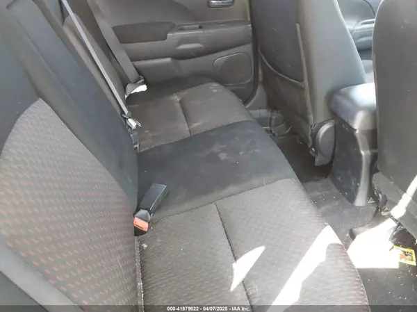 JA4AP3AU6HZ013811 2017 MITSUBISHI OUTLANDER - Image 8