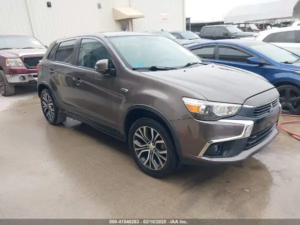 JA4AP3AU6HZ017339 2017 MITSUBISHI OUTLANDER - Image 1