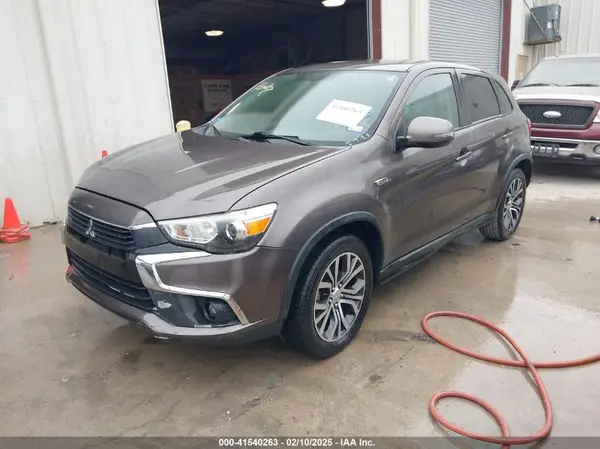 JA4AP3AU6HZ017339 2017 MITSUBISHI OUTLANDER - Image 2