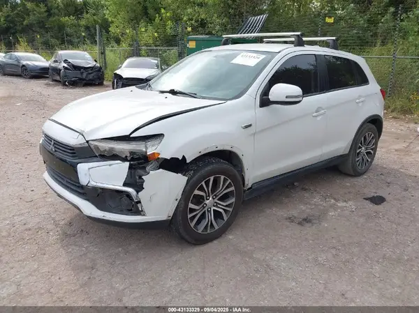 JA4AP3AU6HZ018930 2017 MITSUBISHI OUTLANDER - Image 2