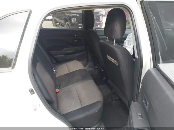 JA4AP3AU6HZ018930 2017 MITSUBISHI OUTLANDER - Image 8