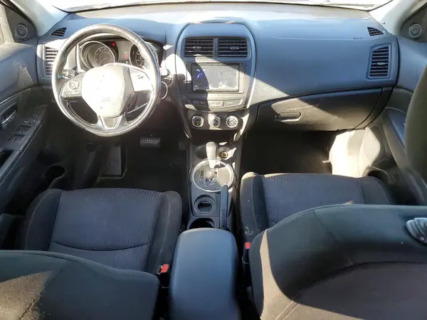 JA4AP3AU6HZ027689 2017 MITSUBISHI OUTLANDER - Image 8