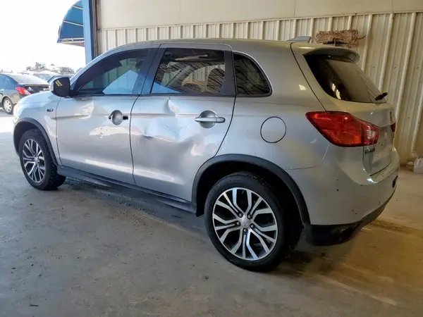 JA4AP3AU6HZ034108 2017 MITSUBISHI OUTLANDER - Image 2