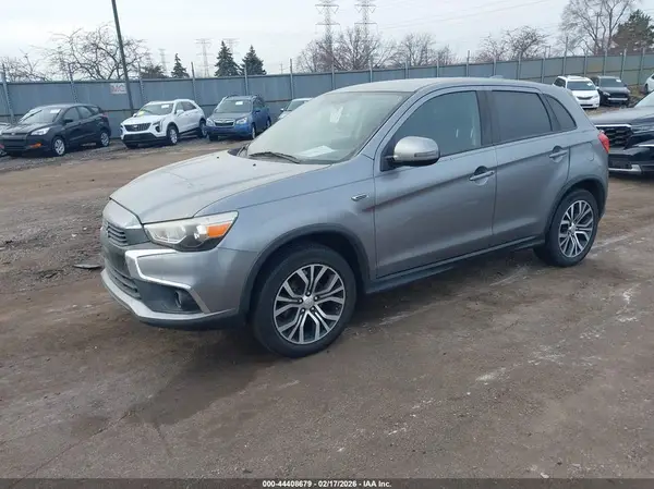 JA4AP3AU6HZ040300 2017 MITSUBISHI OUTLANDER - Image 2